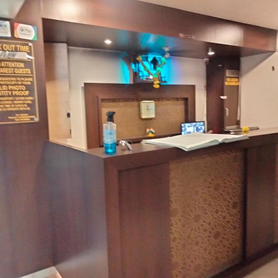 Hotel Everest Lodging Navi Mumbai Exterior photo