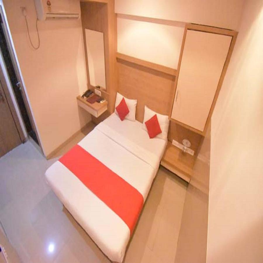 Hotel Everest Lodging Navi Mumbai Exterior photo